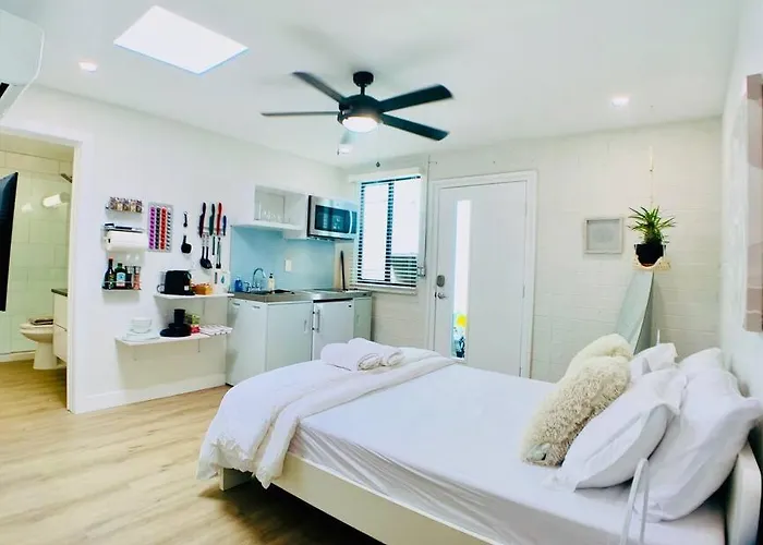 Hidden Gem In Ot With Heated Pool Apartment